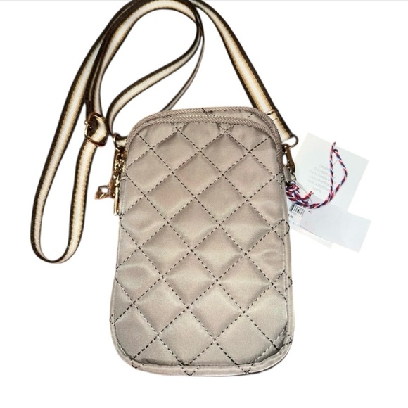 Urban Fit by Urban Expressions Quilted Small Crossbody 8” x 5” Size x 2” - Picture 2 of 8